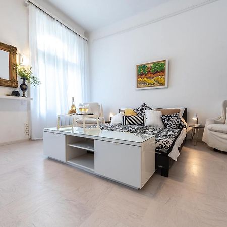 Vintage Elegance Mostcentralapt !Vaci Street! บูดาเปสต์ ภายนอก รูปภาพ