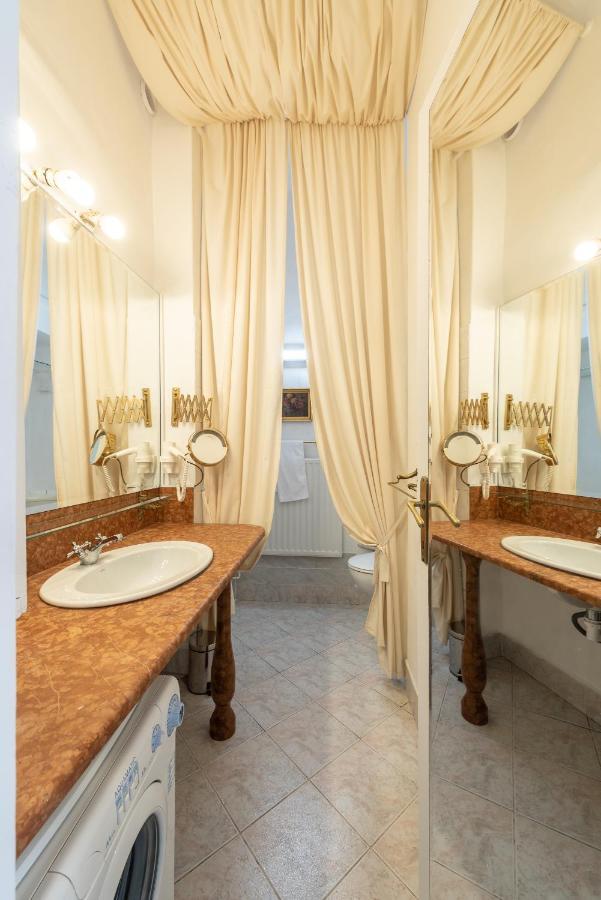 Vintage Elegance Mostcentralapt !Vaci Street! บูดาเปสต์ ภายนอก รูปภาพ