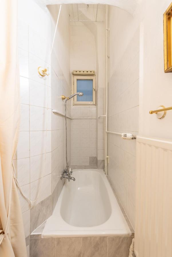 Vintage Elegance Mostcentralapt !Vaci Street! บูดาเปสต์ ภายนอก รูปภาพ